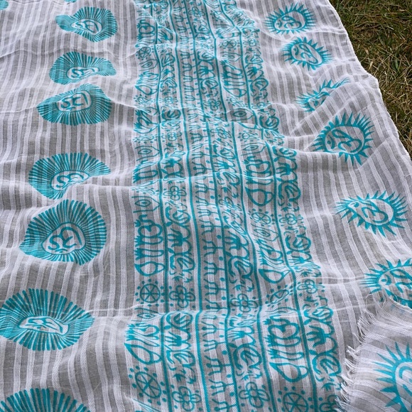 Scarf - Picture 5 of 5